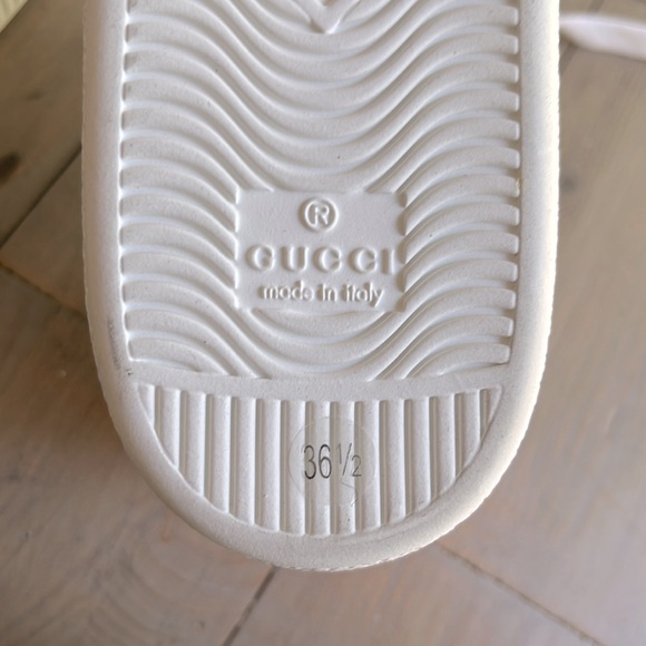 Gucci Ace Low Top Sneaker with Bee Size 36.5 or US 6.5 - Picture 16 of 16